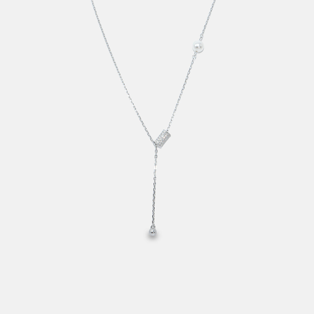 Noira Pendant With Chain