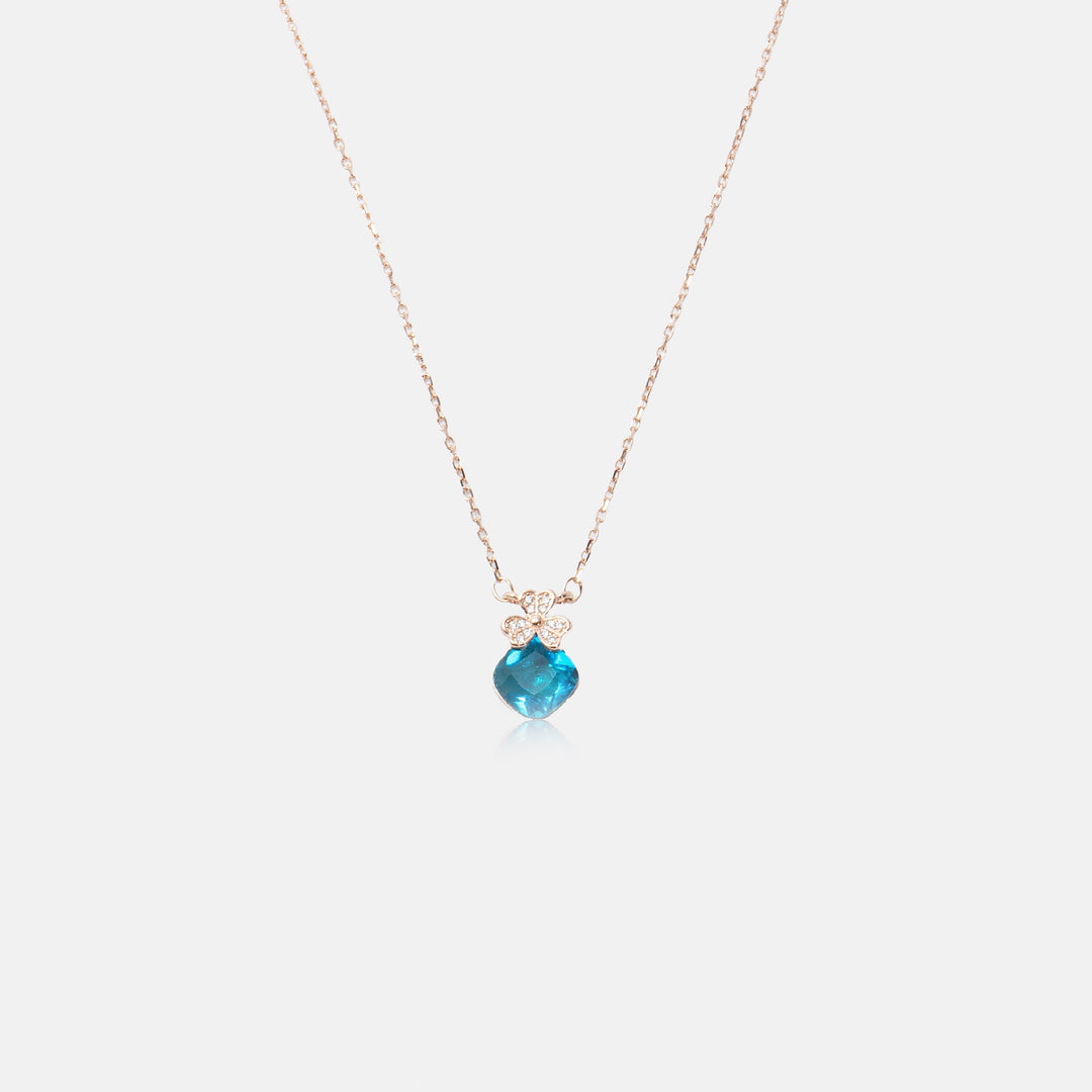 Feuira Pendant With Chain