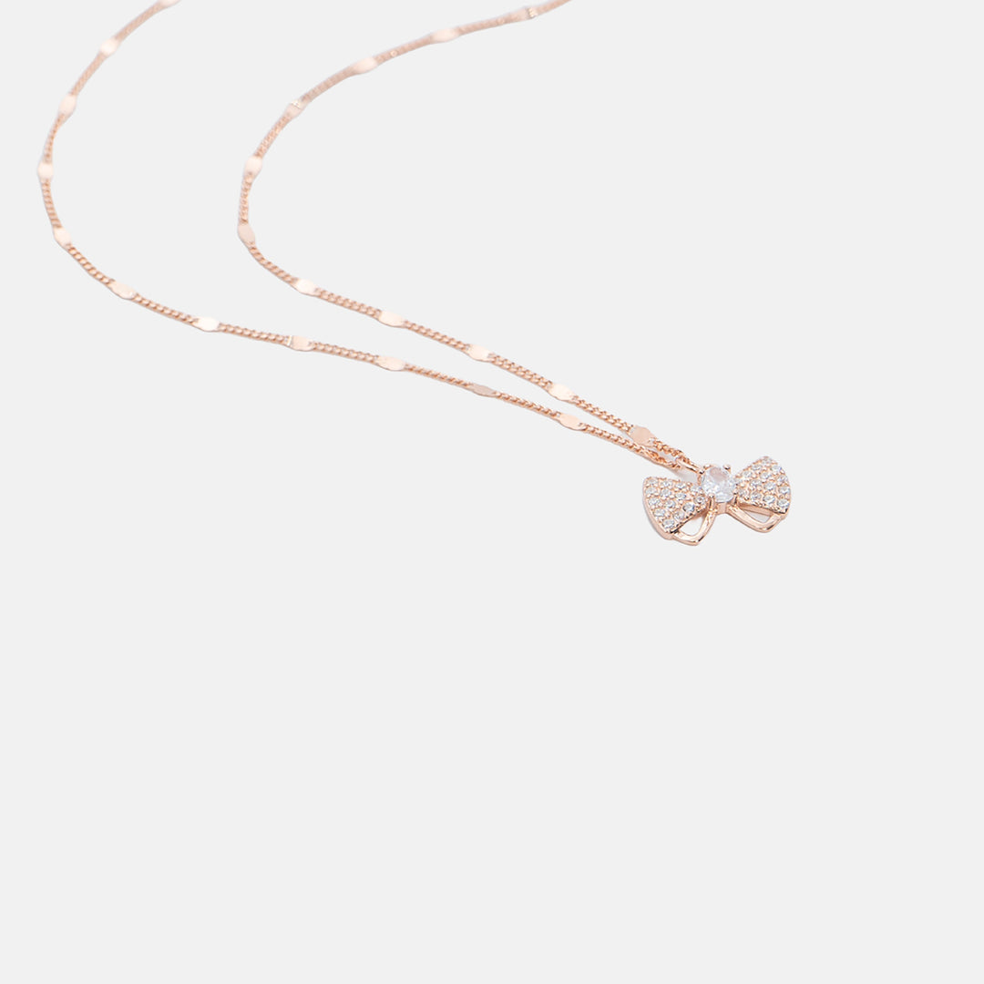 Noeura Pendant With Chain