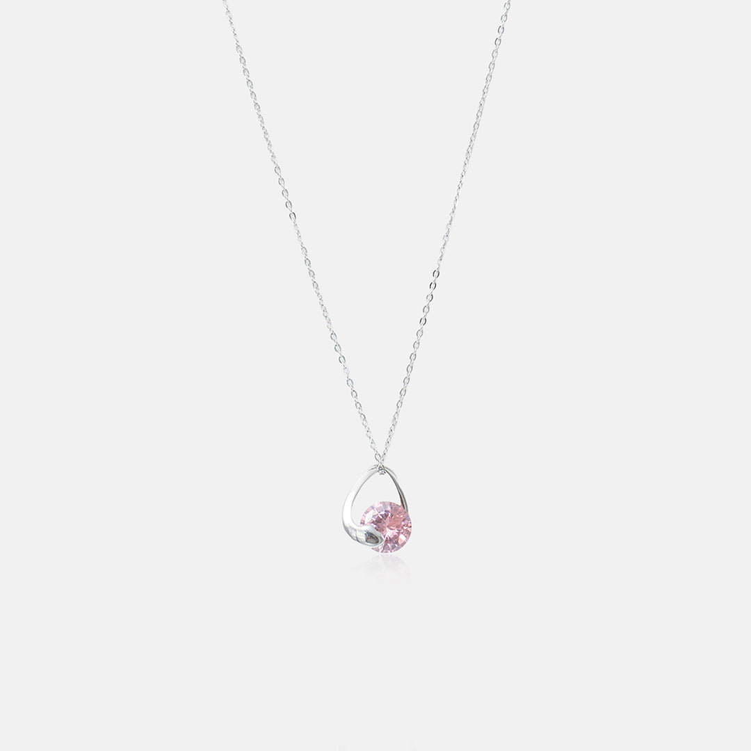 Lyrose Pendant With Chain