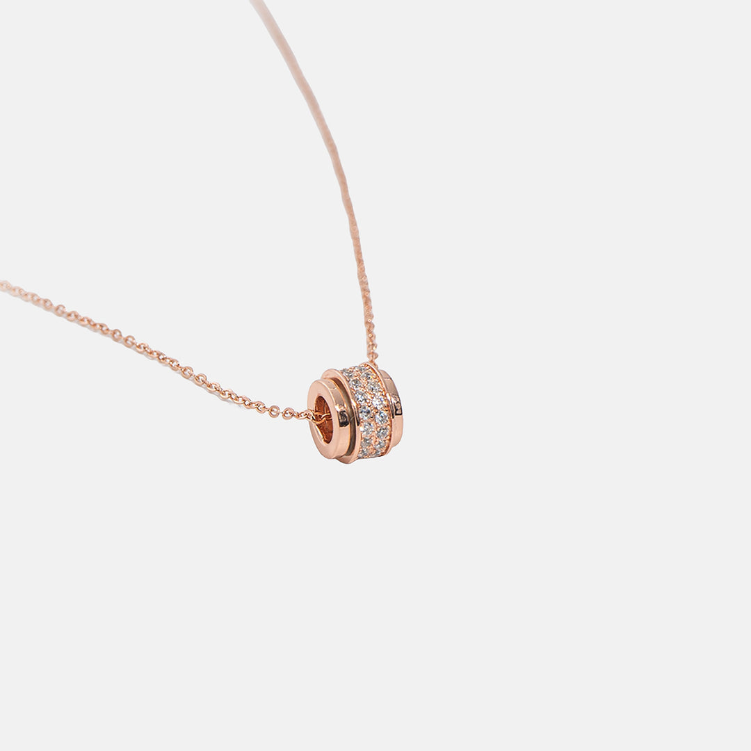 Lunivre Pendant With Chain