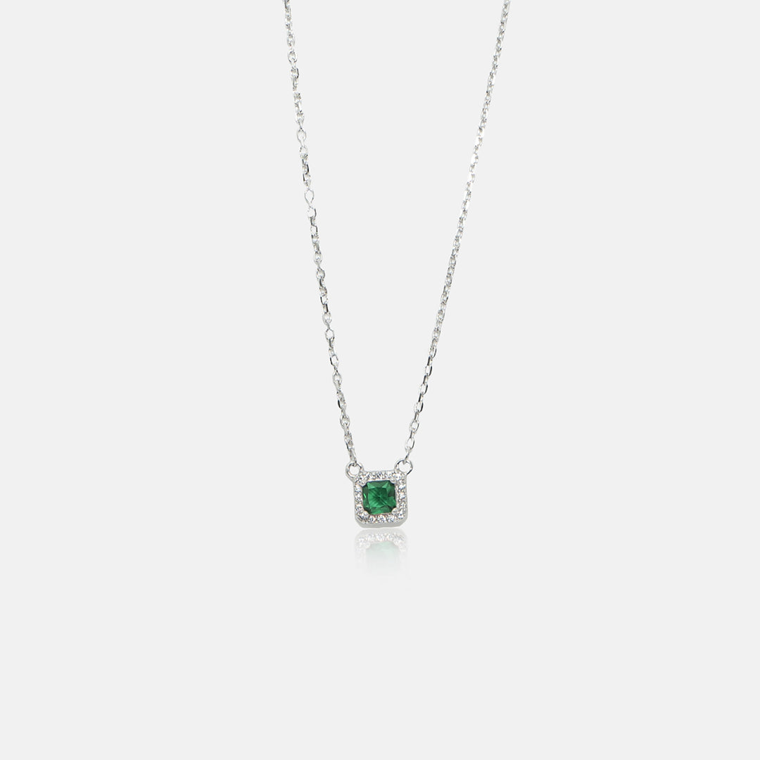 Elviane Pendant With Chain