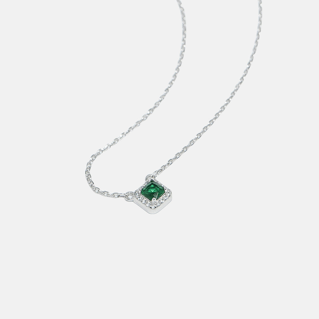 Elviane Pendant With Chain