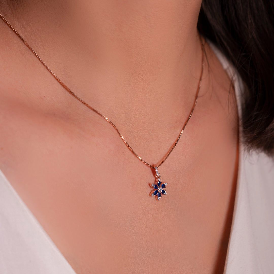 Snowfleur Pendant With Earrings