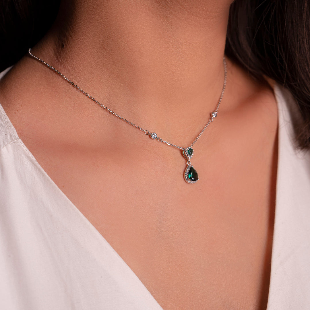 Aurine Pendant With Earrings