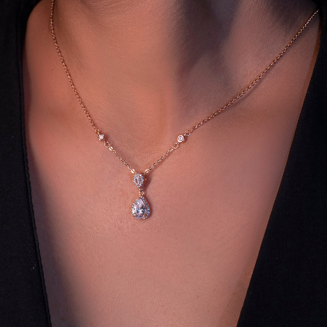 Aurine Pendant With Earrings