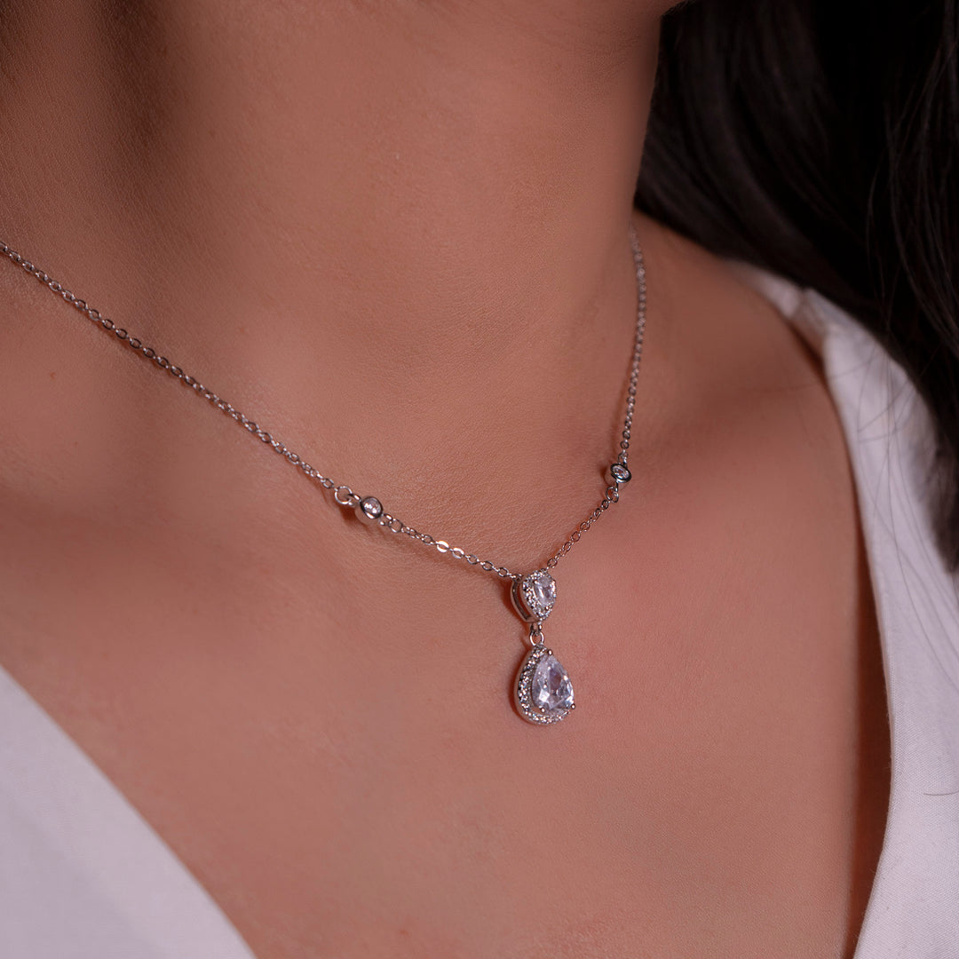 Aurine Pendant With Earrings