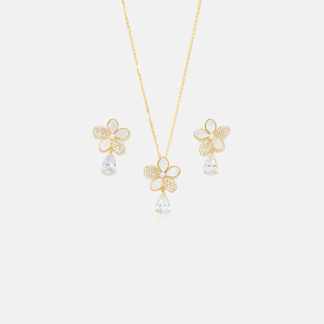 Aurique Pendant With Earrings