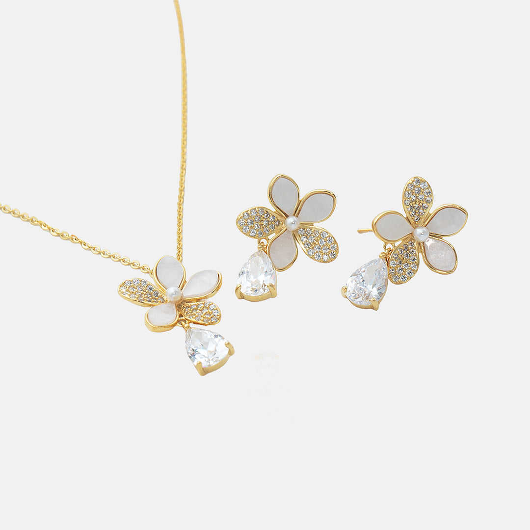 Aurique Pendant With Earrings