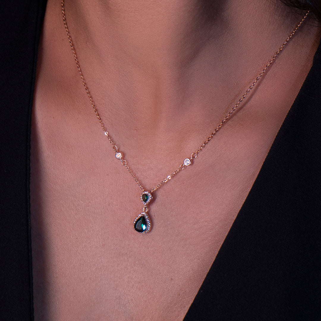 Aurine Pendant With Earrings